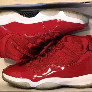 JORDAN 11 RETRO WIN LIKE 96 (EUC)